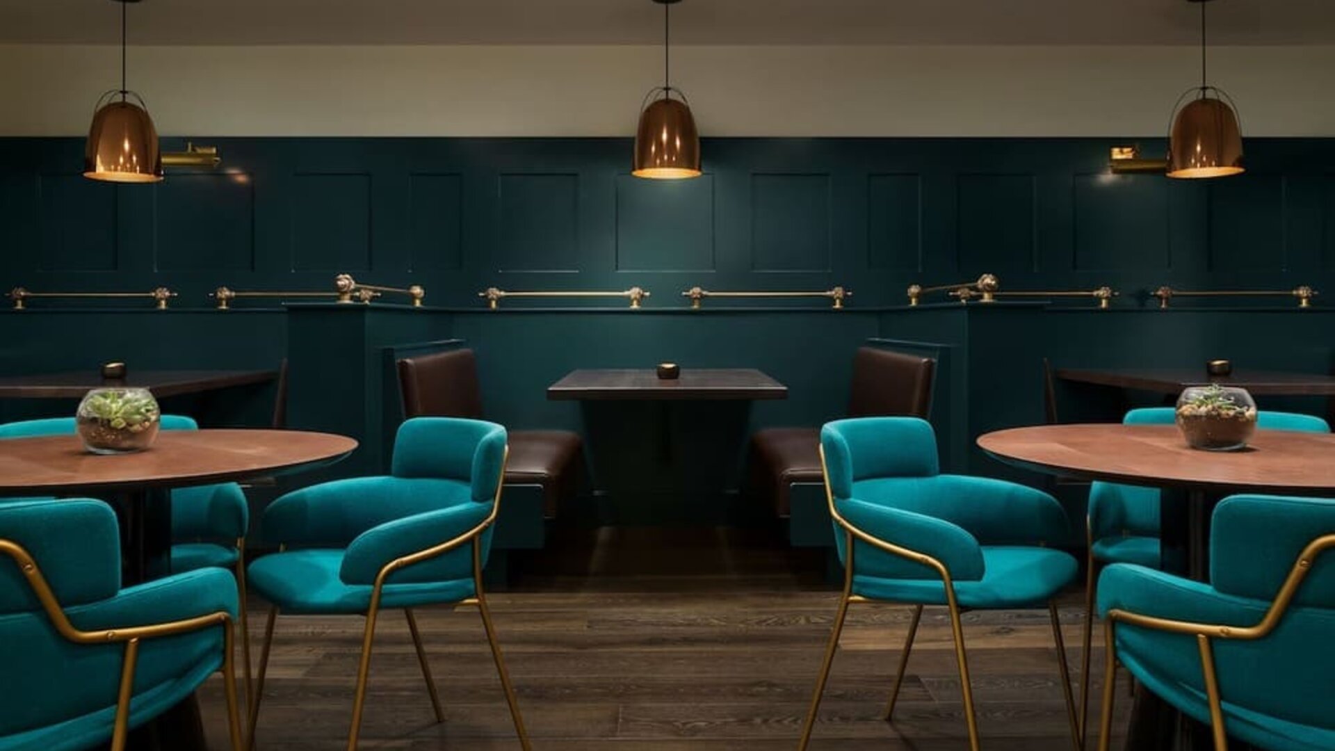 Dining area with comfortable seating, perfect for co-working at Stanford Court San Francisco.