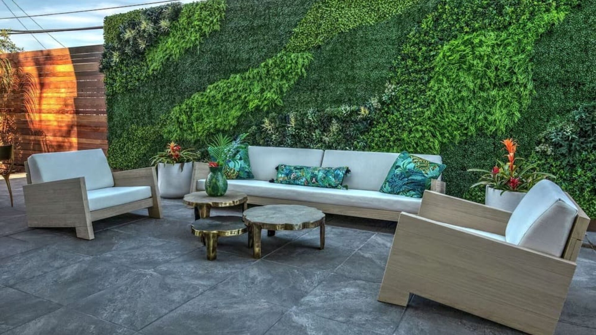 Outdoor seating at Hampton Inn Vallejo.