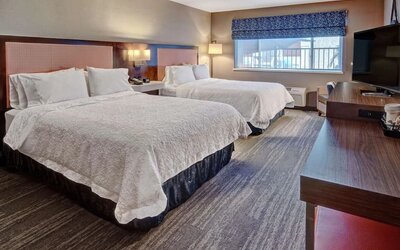 Day use twin room at Hampton Inn Vallejo.