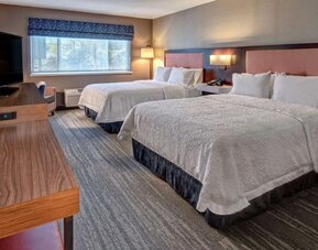 Day use twin room with work desk at Hampton Inn Vallejo.