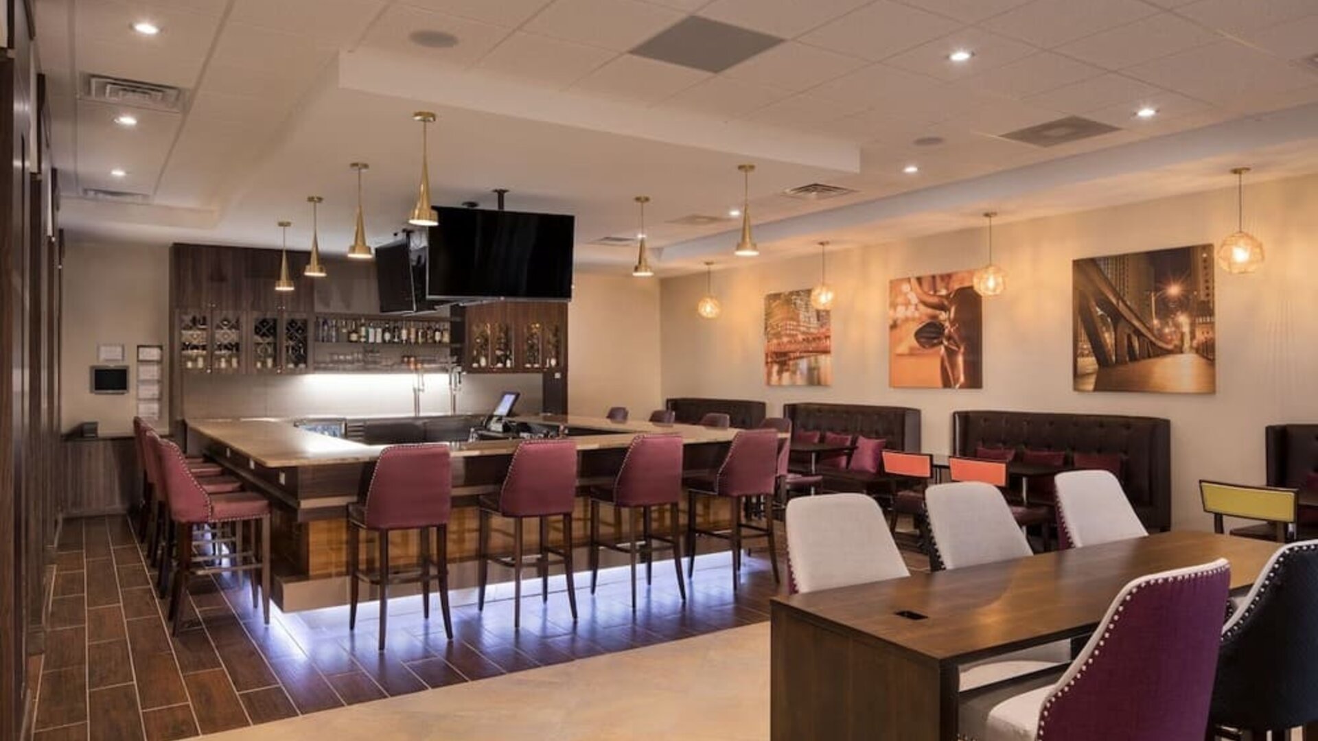 Hotel bar at Crowne Plaza Chicago SW.