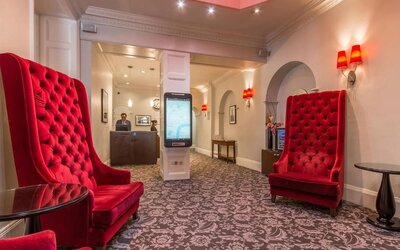 Lobby seating at Thistle Bloomsbury Park.