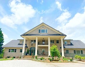 Exterior view of SKYLARANNA Resort & Spa.