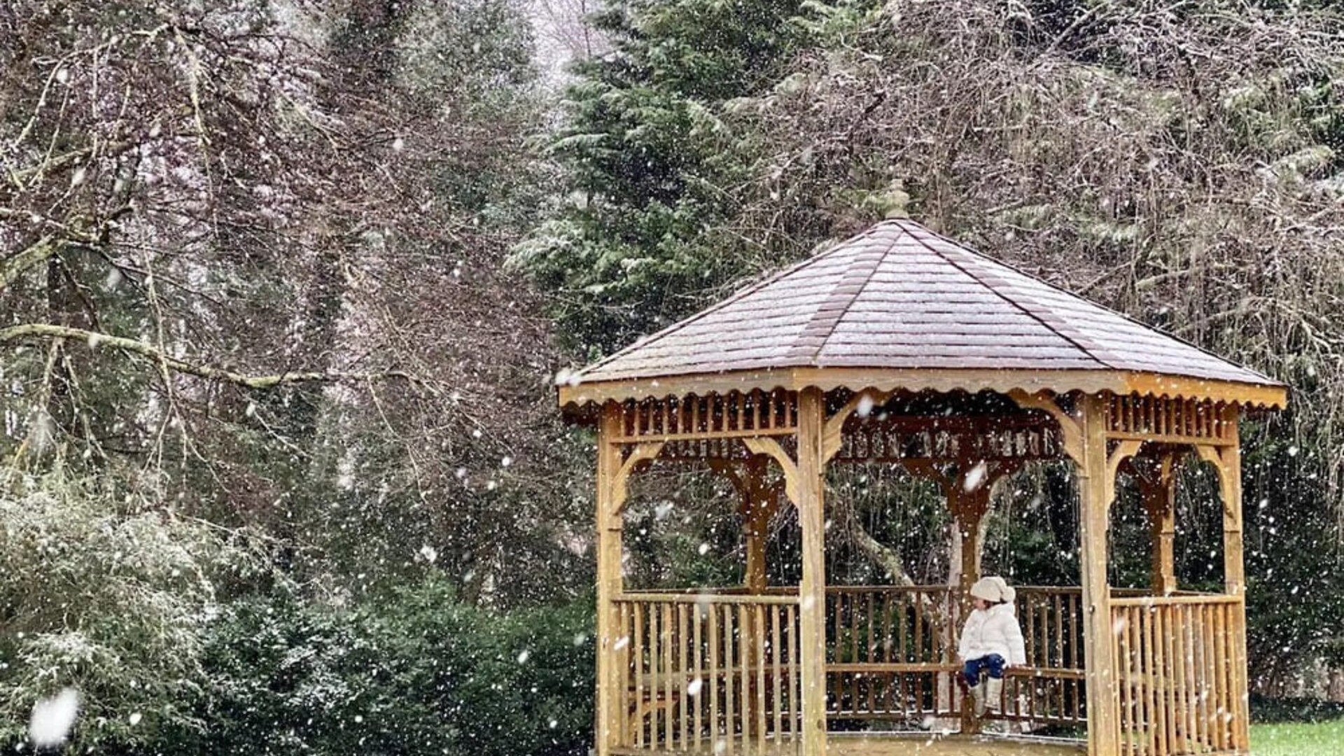 Courtyard at SKYLARANNA Resort & Spa.