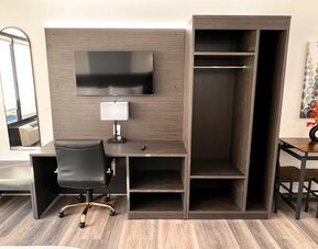 Day room with closet space at The Irish Inn Boutique Hotel.