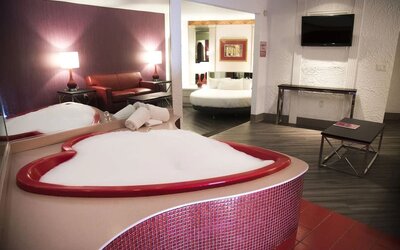 Romantic king room at Paradise Stream Resort.