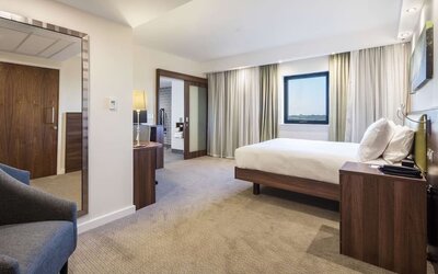 King room at Hampton By Hilton Humberside Airport.