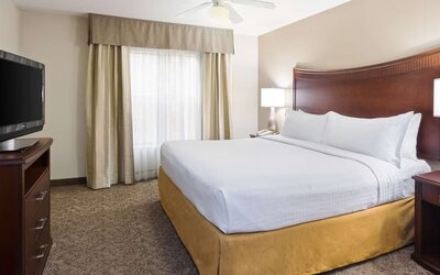 King room at Homewood Suites By Hilton Shreveport.