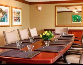 Professional meeting room at Wyndham Omaha.