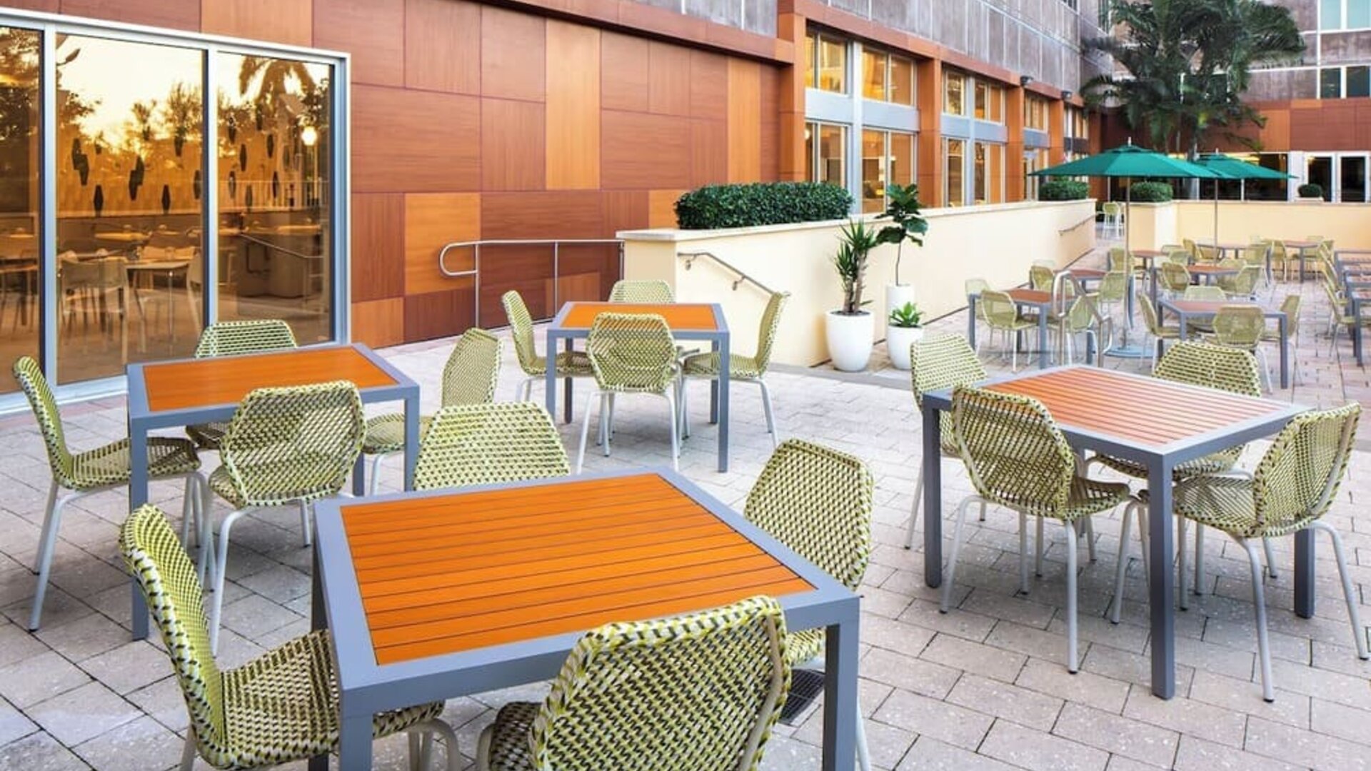 Outdoor dining area at Element Miami International Airport.