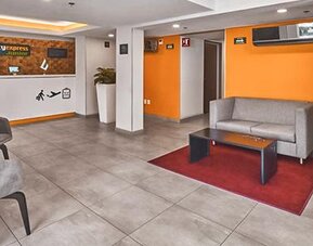 City Express Junior by Marriott CDMX Sullivan