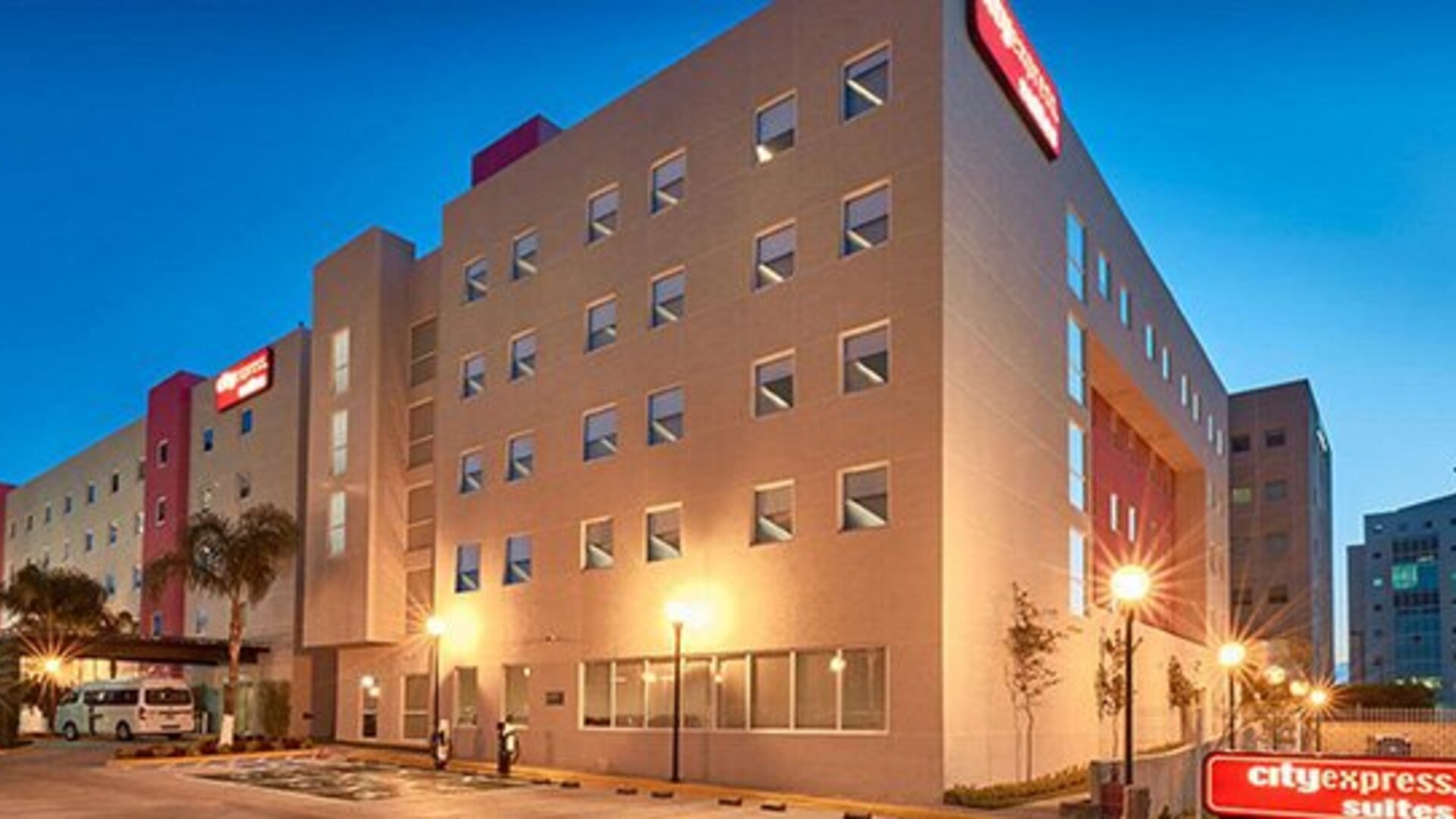City Express Suites By Marriott Querétaro