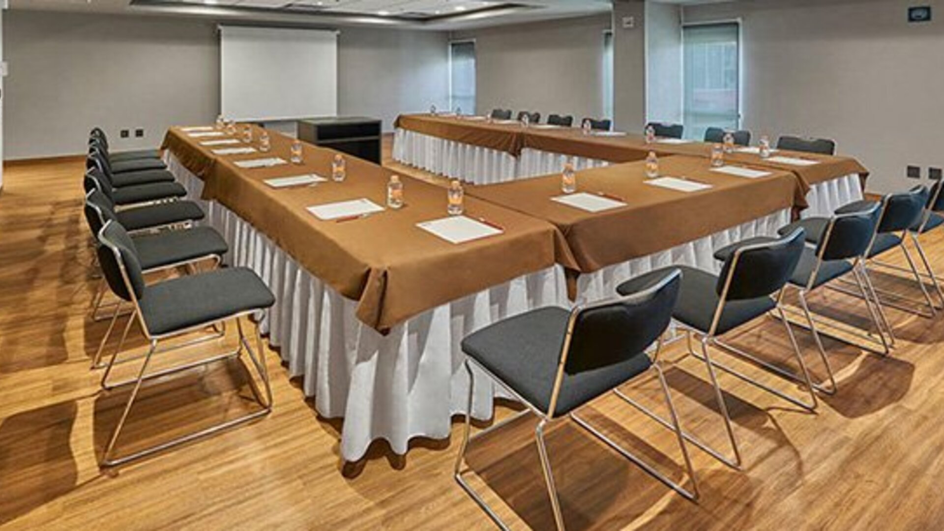 City Express Suites By Marriott Querétaro