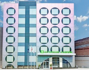 Exterior of Wyndham Garden Brooklyn Sunset Park.