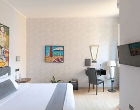 Day use room at Aiello Rooms.
