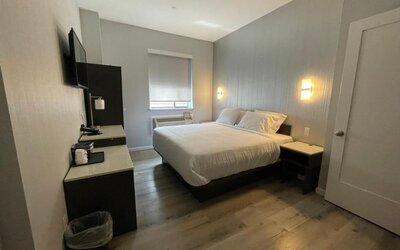 Day use room with workspace at King Hotel Brooklyn.