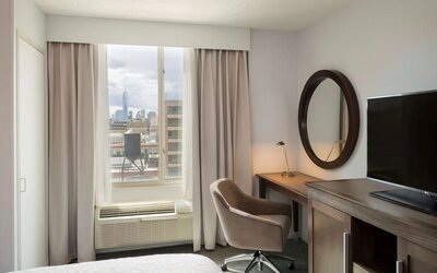 Day use room' workspace at Hampton Inn Manhattan Chelsea.