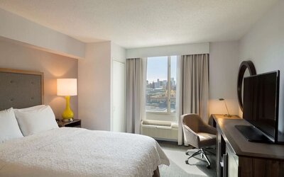 Day use room with workspace at Hampton Inn Manhattan Chelsea.