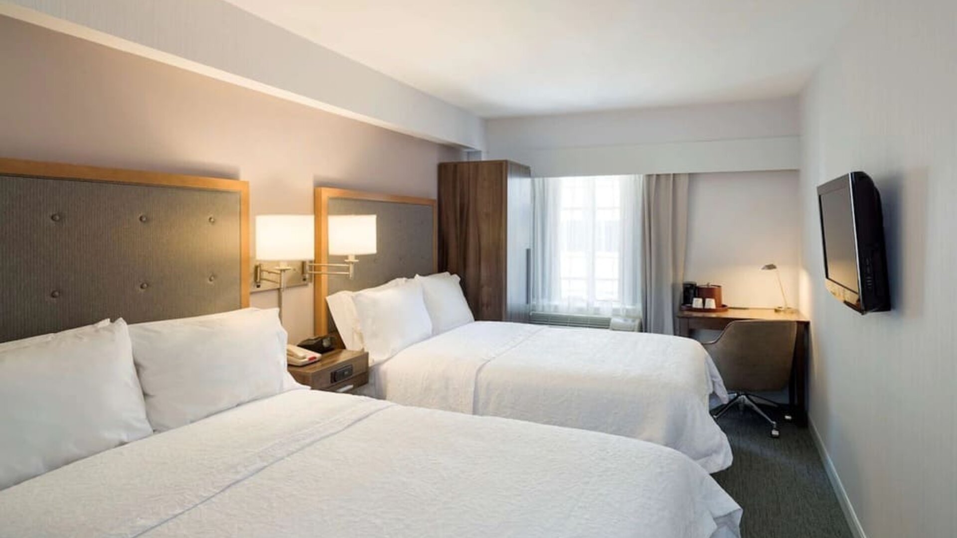 Day use twin room with workspace at Hampton Inn Manhattan - Madison Square Garden.