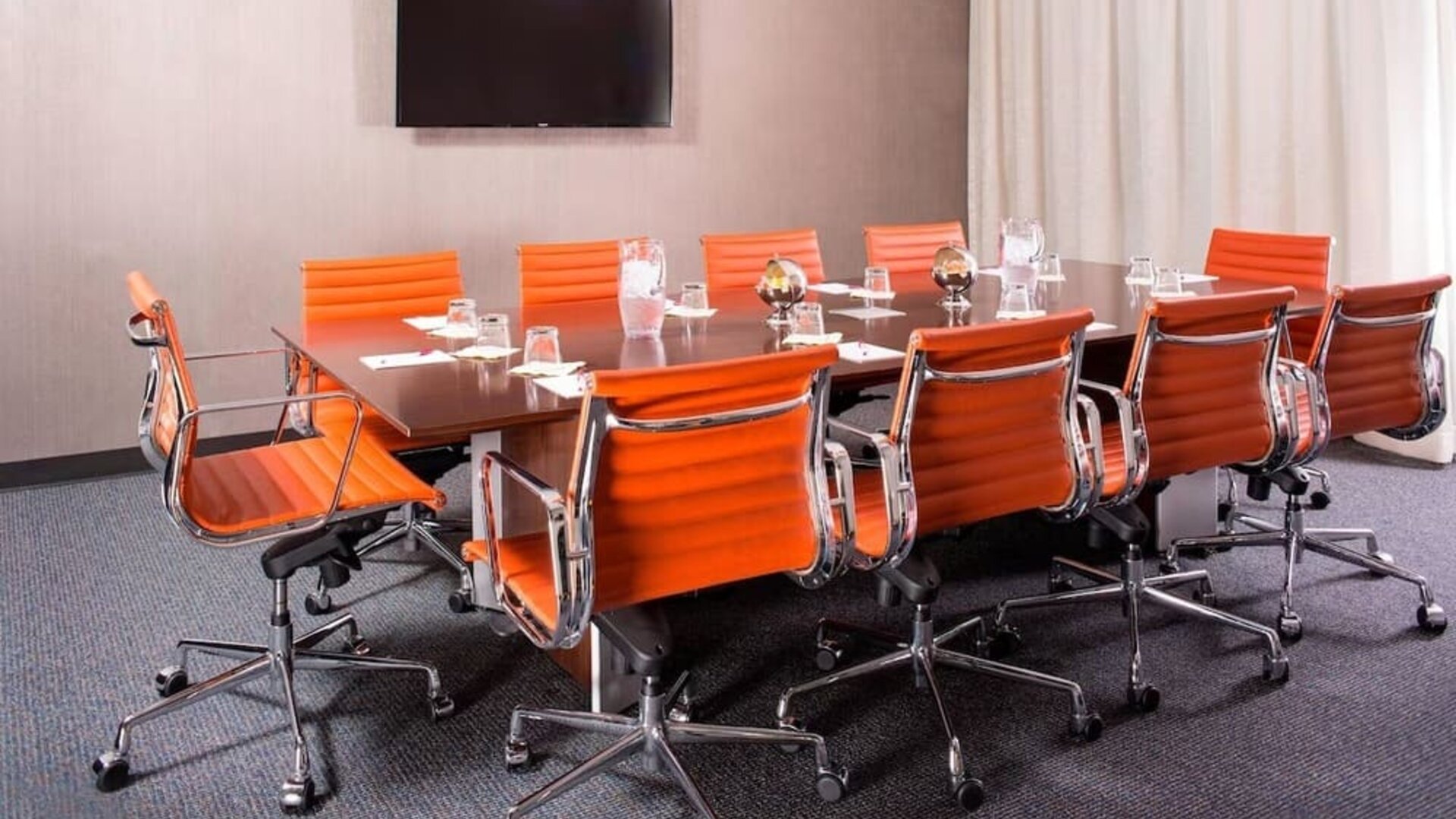 Professional meeting room with comfortable seating at Courtyard By Marriott New York Manhattan/Central Park.