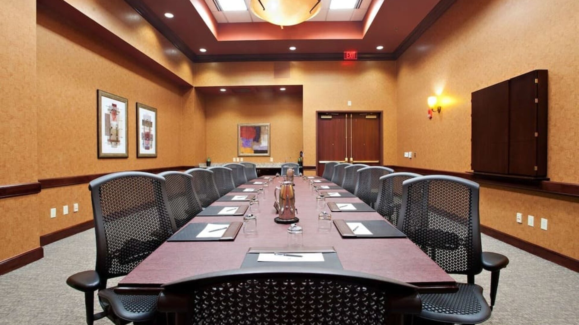 Professional meeting room at Embassy Suites By Hilton Charlotte-Concord-Golf Resort & Spa.