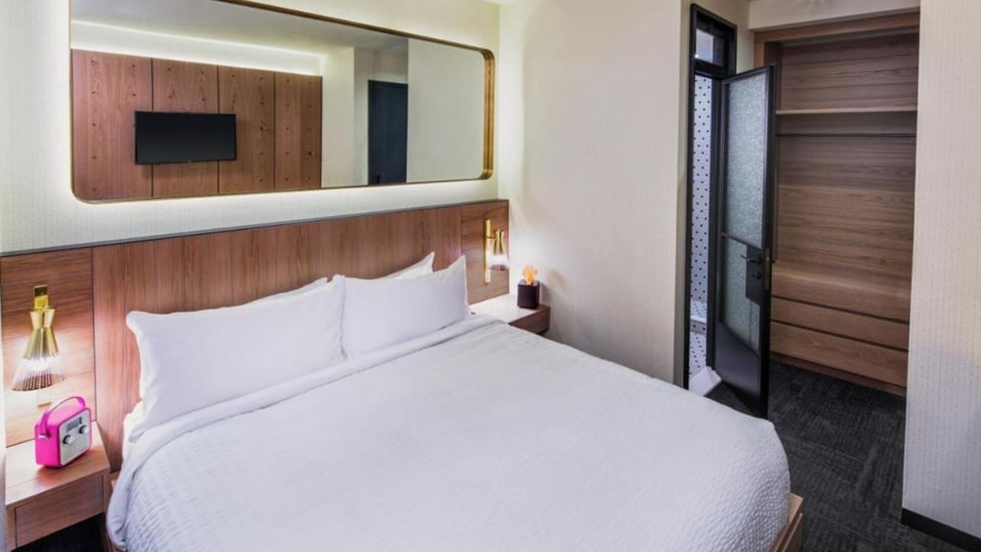 Standard room with private bathroom at Hotel Shocard NYC.