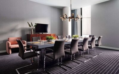 Professional meeting room at Graduate New York.