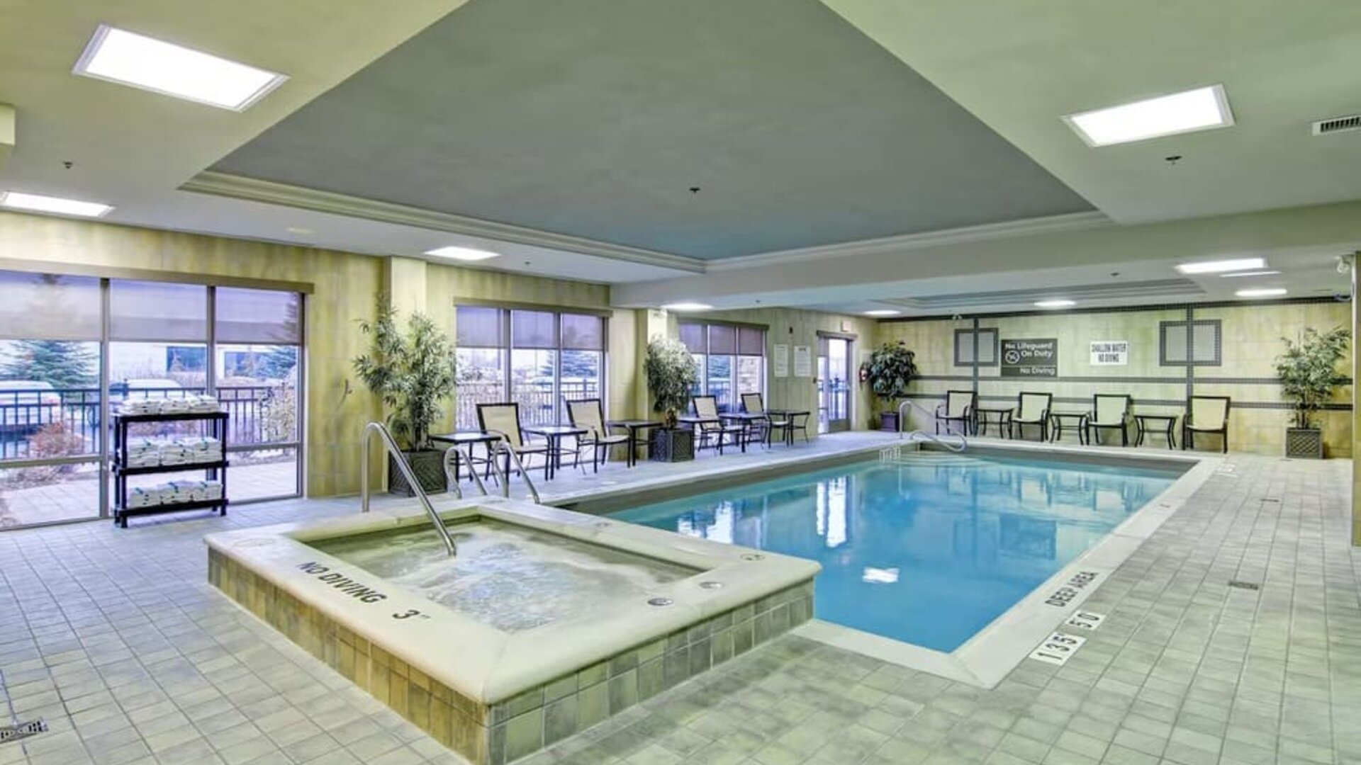 Indoor pool at Hampton Inn And Suites Guelph.
