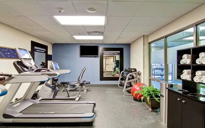 Fitness center at Hampton Inn And Suites Guelph.