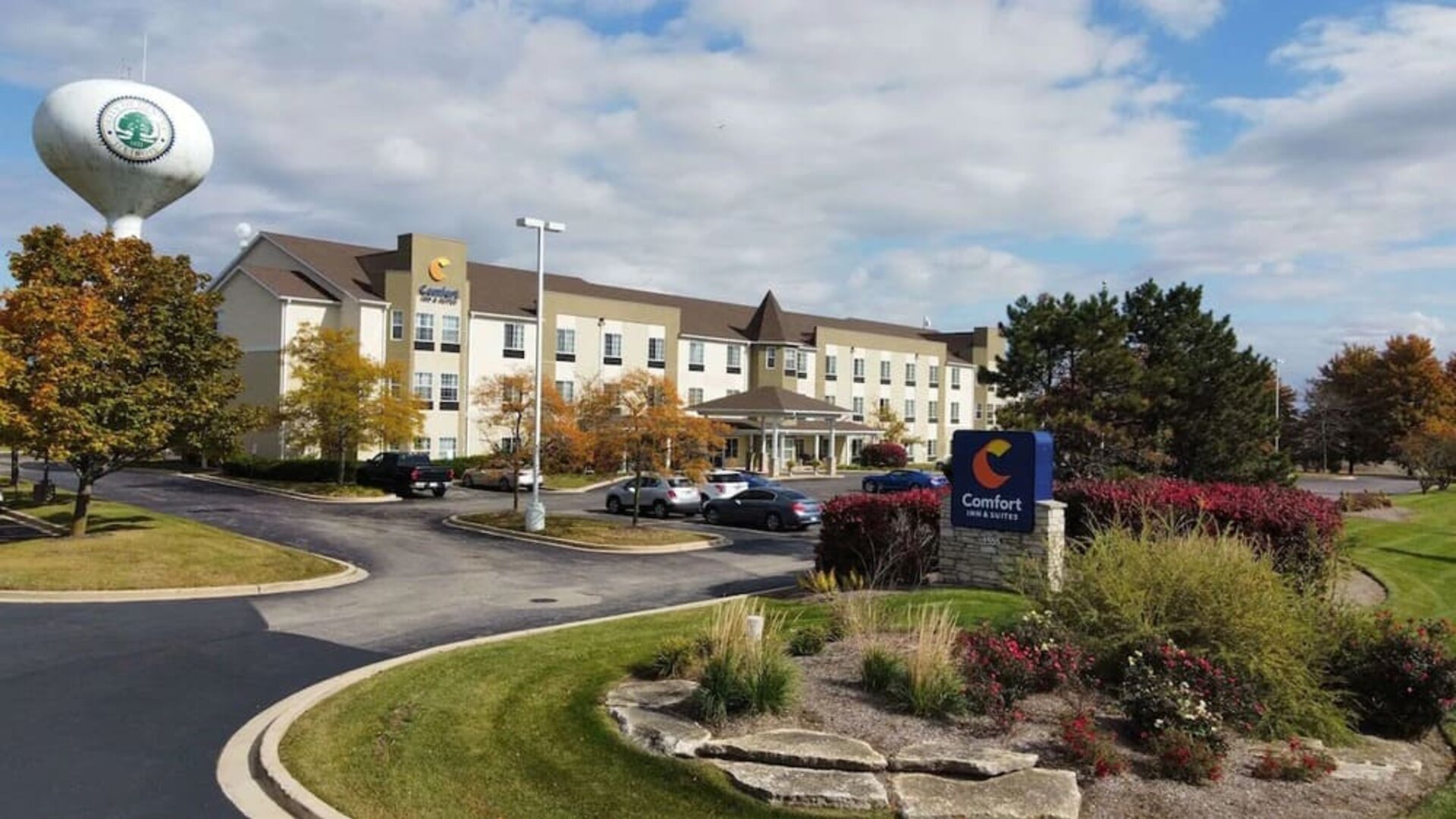 Hotel exterior at Comfort Inn & Suites Geneva - West Chicago.
