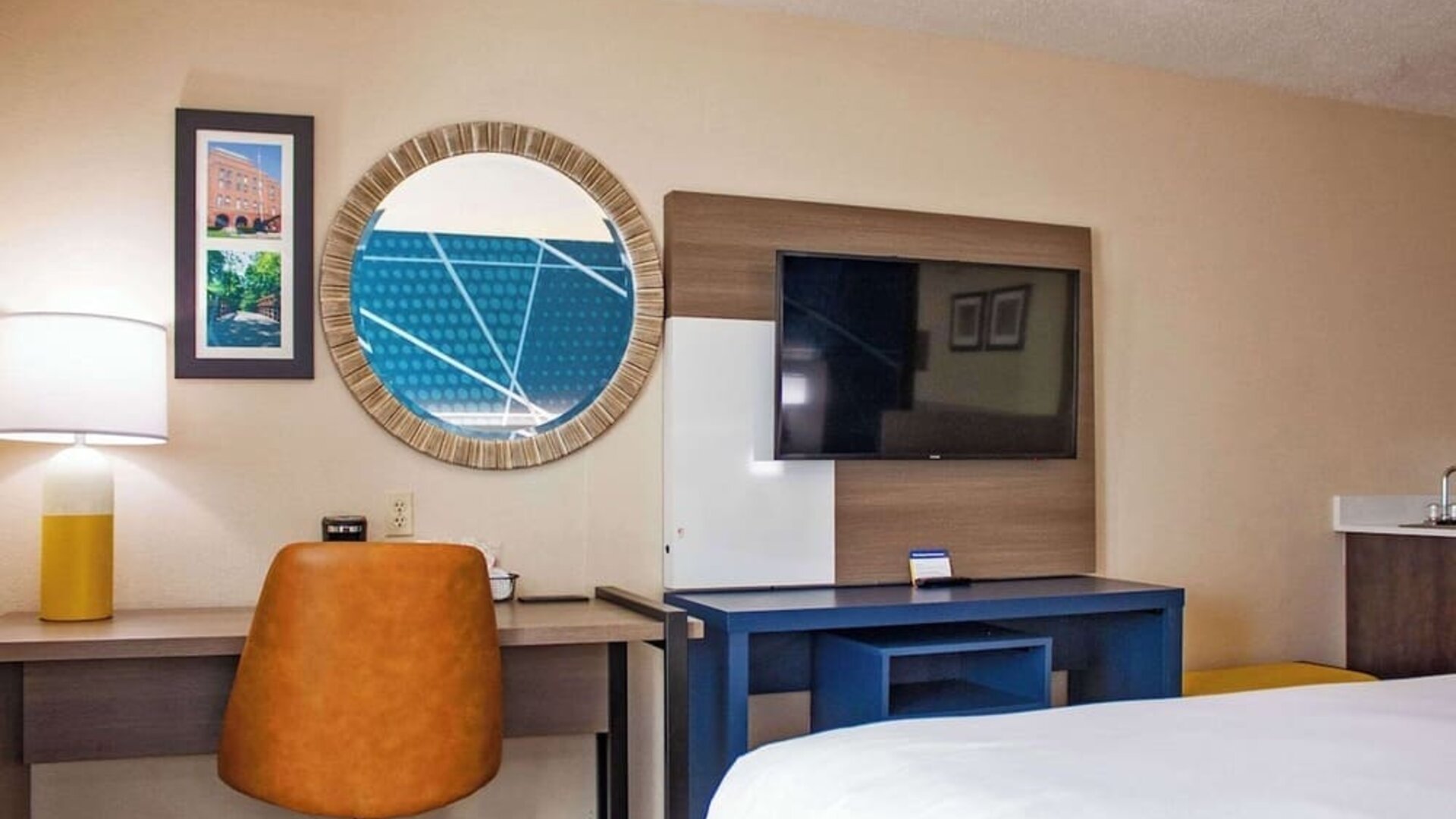 Day use room at Comfort Inn & Suites Geneva - West Chicago.