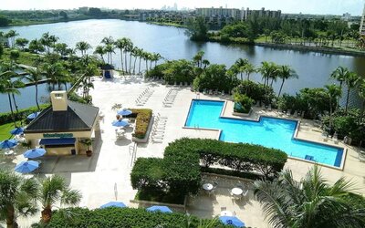 Aerial view of Hilton Miami Airport Blue Lagoon.