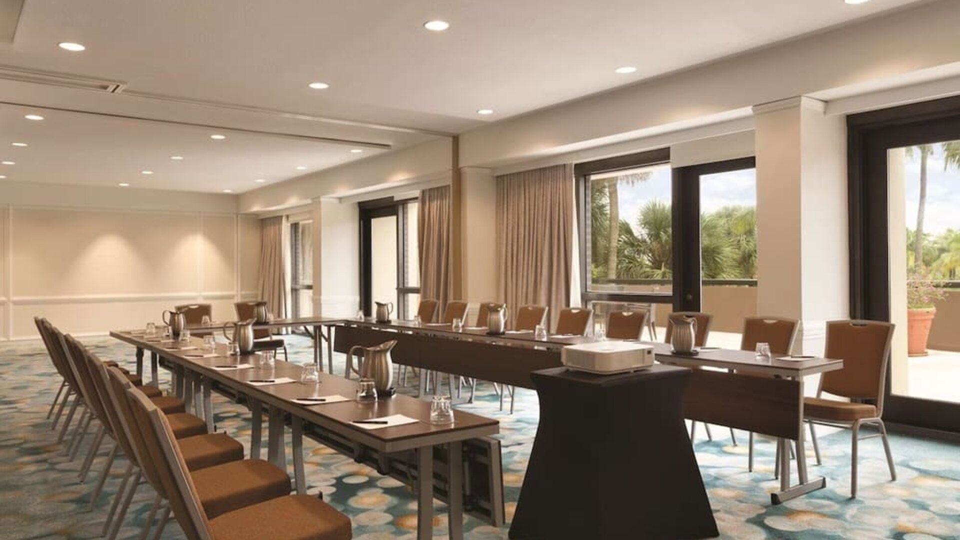 Meeting facility at Hilton Miami Airport Blue Lagoon.