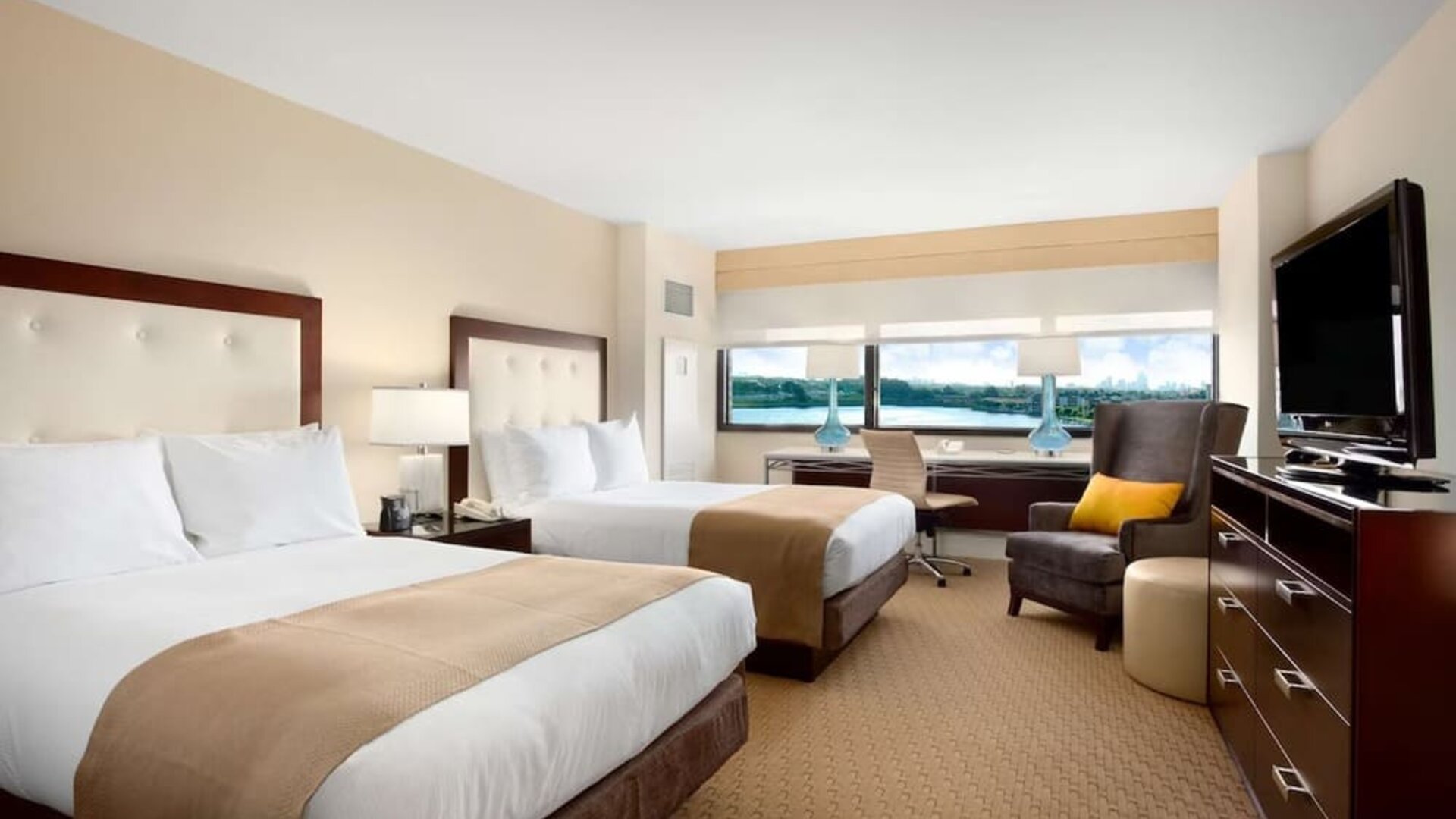 Day use twin room with work desk at Hilton Miami Airport Blue Lagoon.