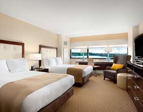 Day use twin room with work desk at Hilton Miami Airport Blue Lagoon.