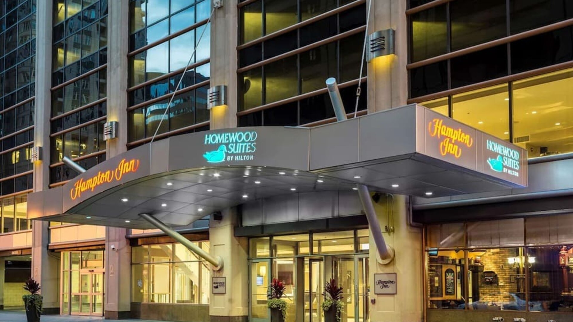 Hotel entrance at Homewood Suites By Hilton Chicago Downtown/Magnificent Mile.