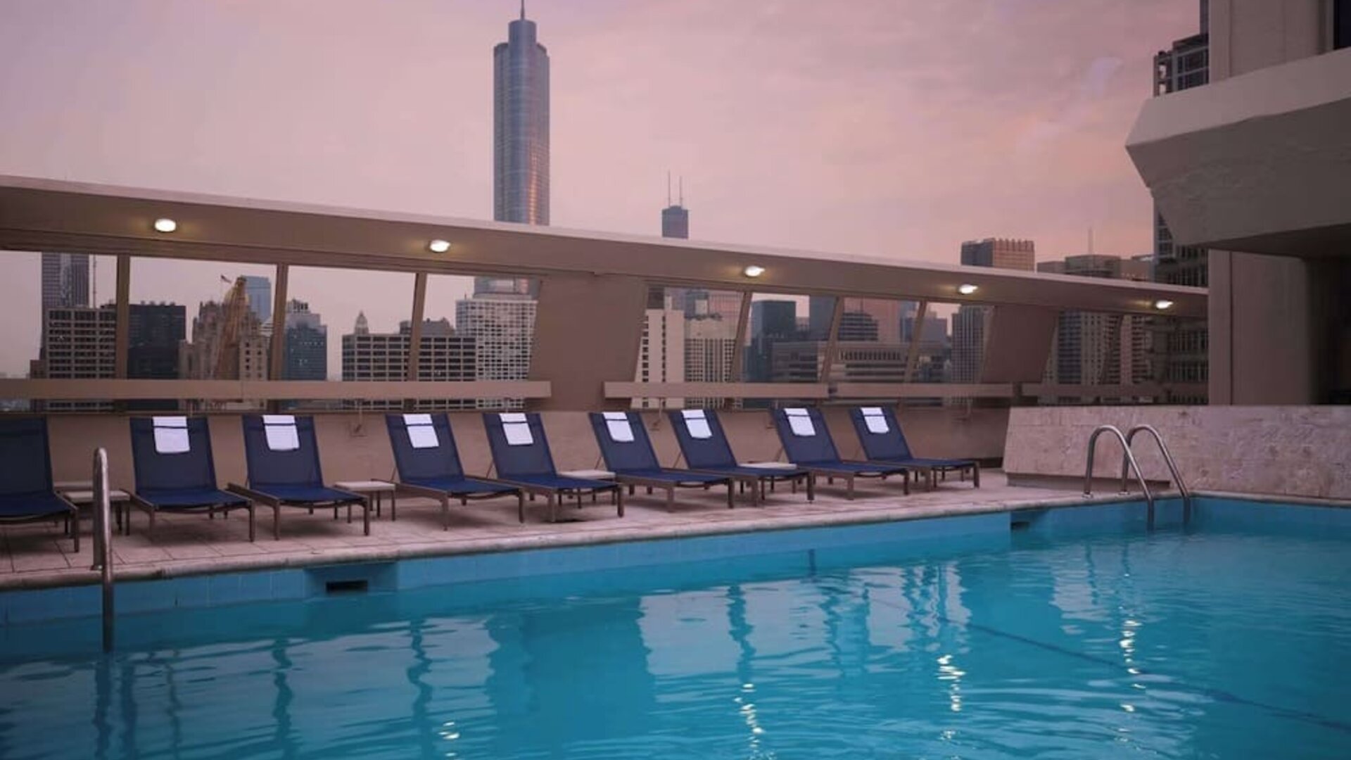 Outdoor pool at Homewood Suites By Hilton Chicago Downtown/Magnificent Mile.