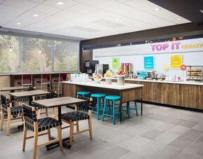 Dining room at Tru By Hilton Atlanta Northlake Parkway.