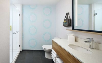 Guest bathroom at Tru By Hilton Atlanta Northlake Parkway.