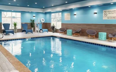Indoor pool at Hampton By Hilton Cusco.