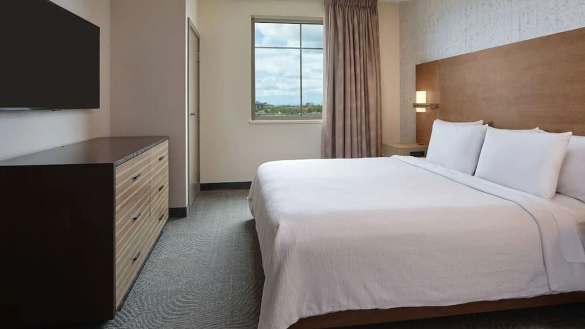 Day use room at Embassy Suites By Hilton Oahu Kapolei.