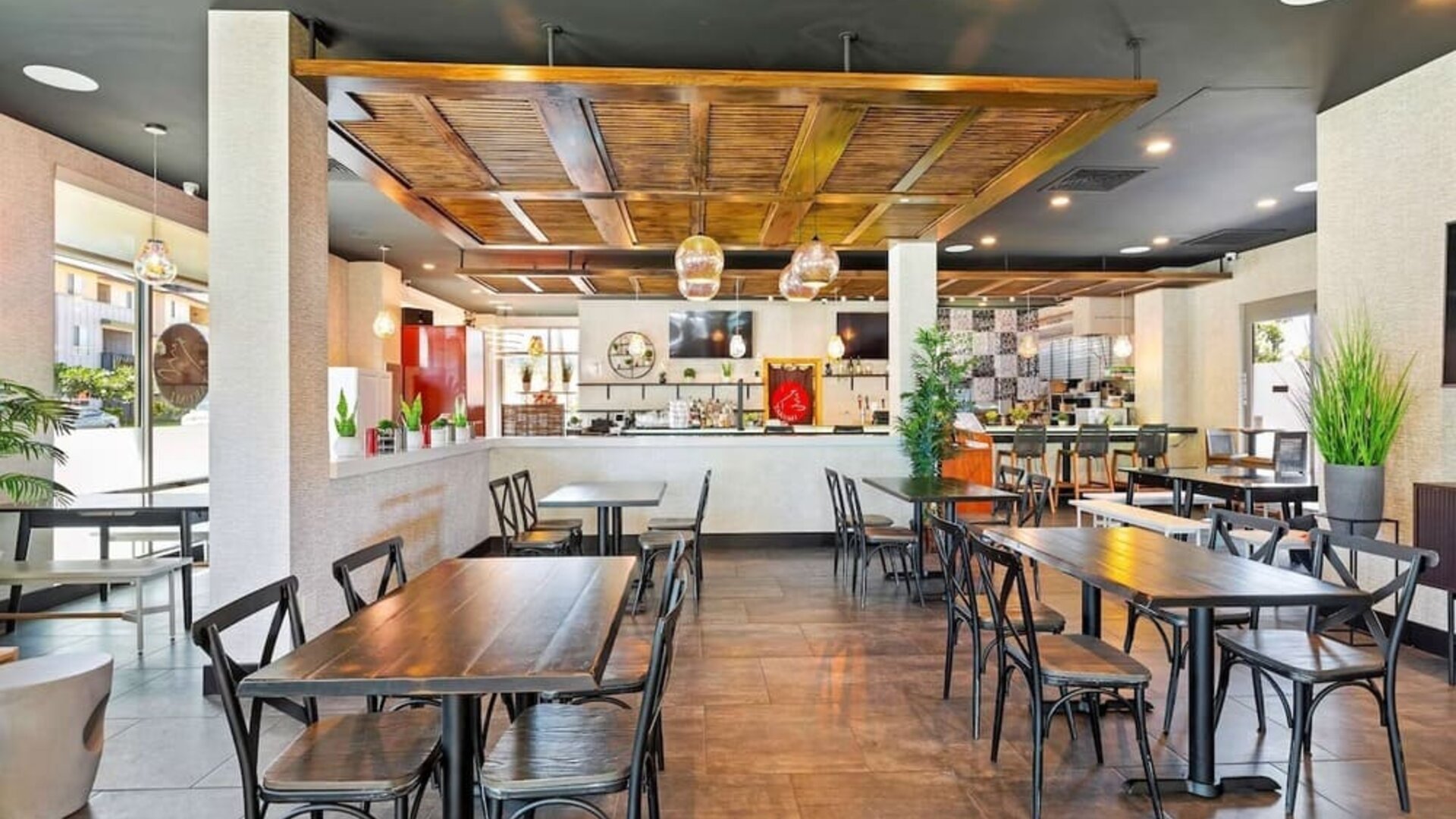 Restaurant at Embassy Suites By Hilton Oahu Kapolei.