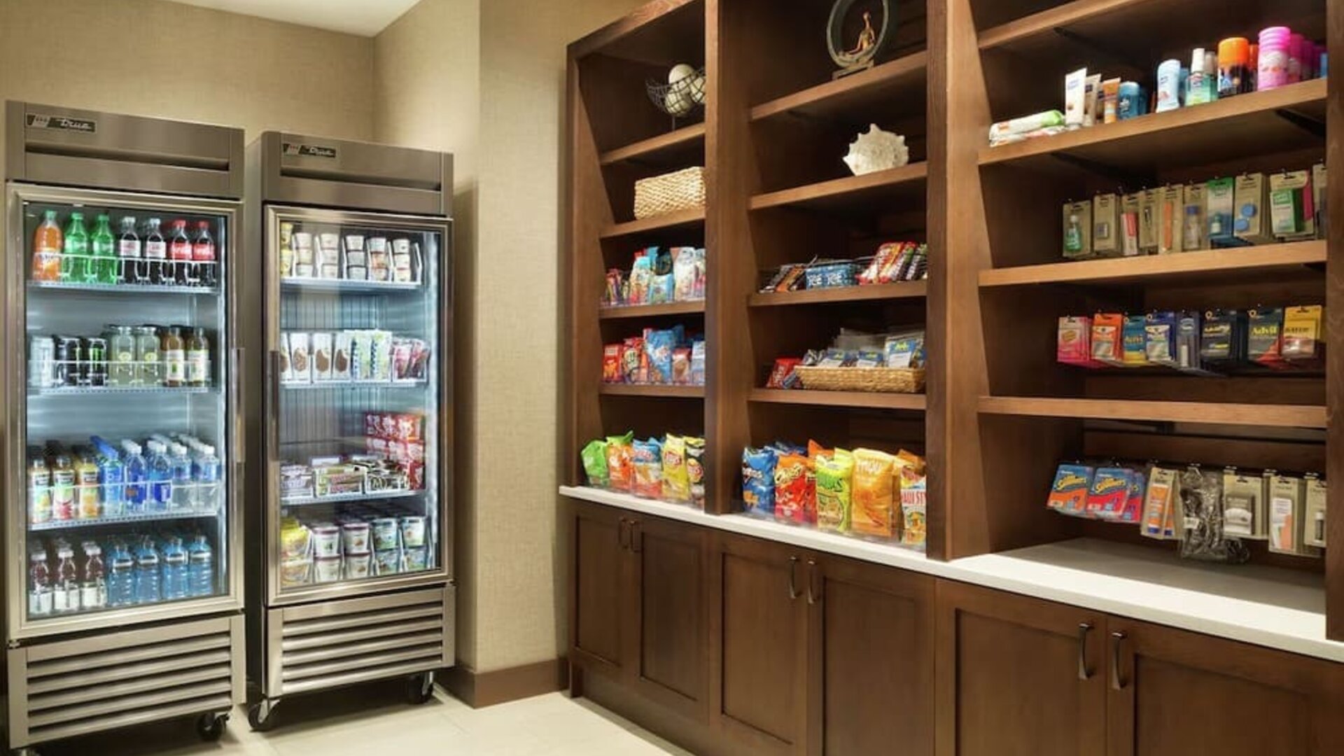 Snack bar at Embassy Suites By Hilton Oahu Kapolei.