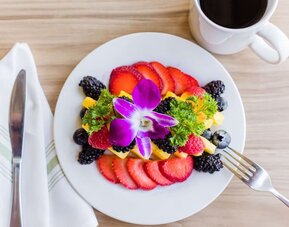Breakfast available at Embassy Suites By Hilton Oahu Kapolei.
