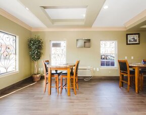 Lobby seating at Express Inn Gulf Bank.