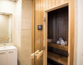 Steam room at Splendid Hotel & Spa Nice.