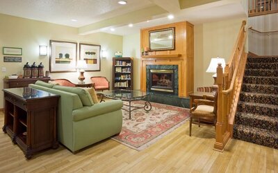 Lobby seating at Country Inn & Suites By Radisson Mankato Hotel.
