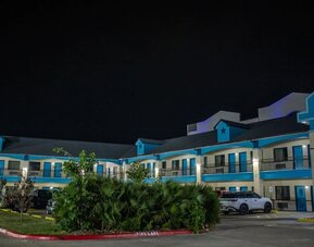 Property exterior at Hotel Bliss Kemah Boardwalk.