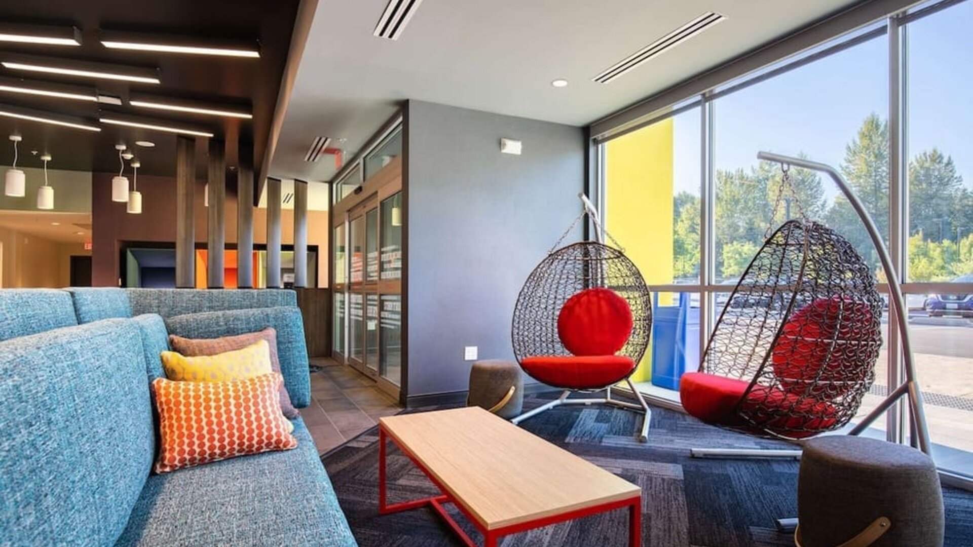 Coworking lounge at Tru By Hilton Eugene.