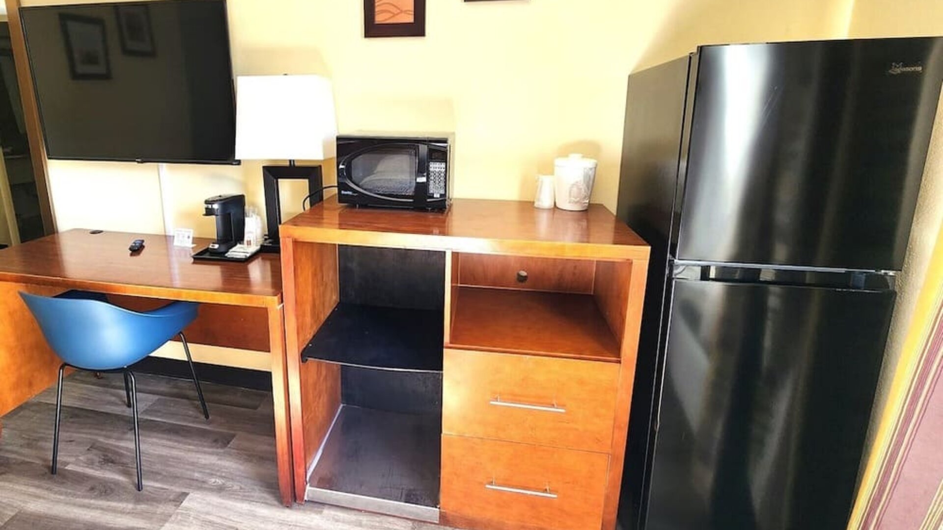 Day use room amenities at Studio 6 Baltimore West - Catonsville.